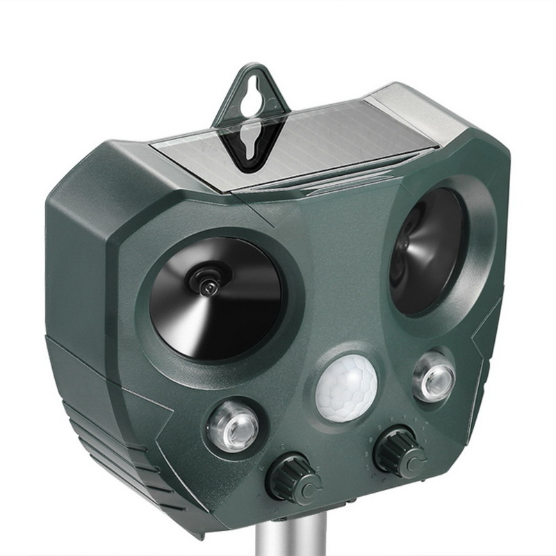 Solar Ultrasonic Animal Repeller – Effective Pest Deterrent for Gardens and Outdoor Areas