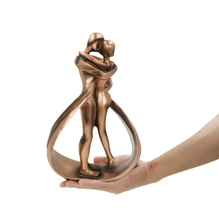 Elegant Couple Sculpture – A Symbol of Eternal Love