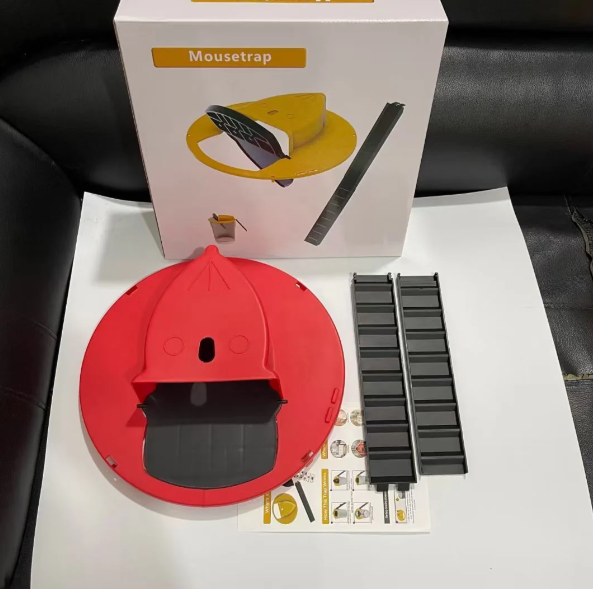 Automatic Mouse Trap with Self-Closing Mechanism