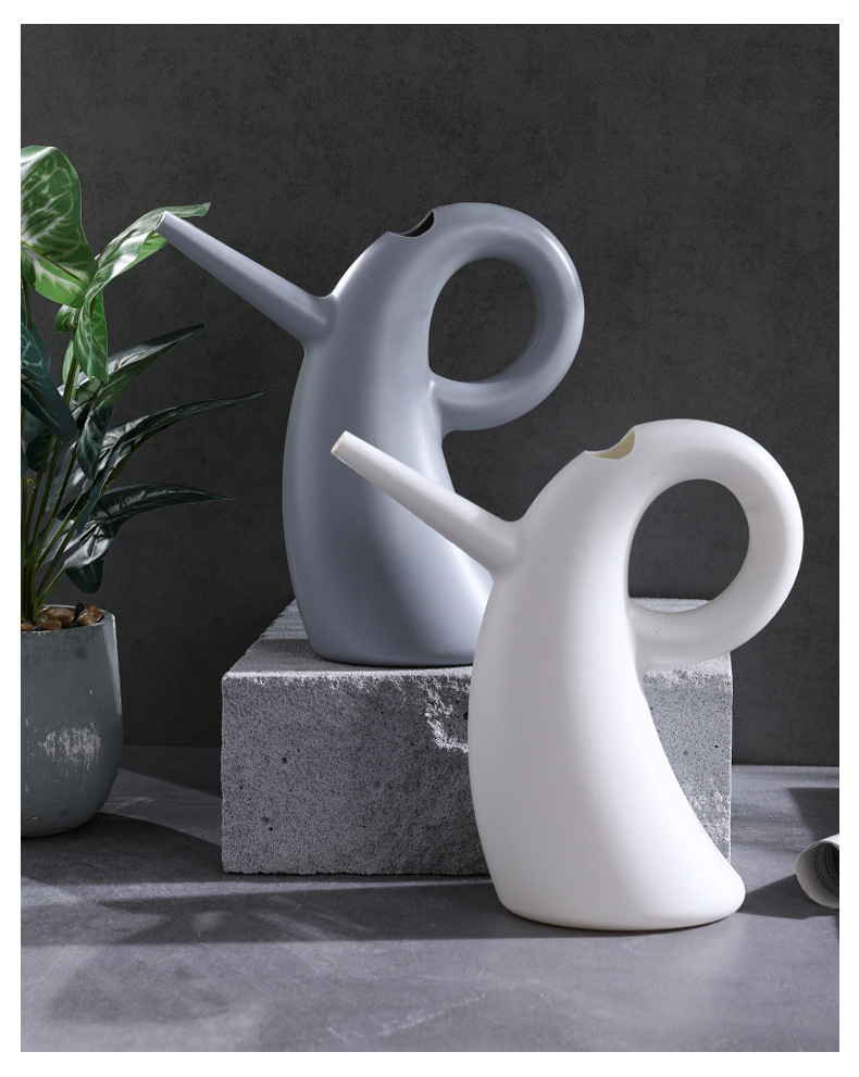 Watering Can with Extended Spout – Elegant Watering Can for Precise Plant Watering and Garden Care
