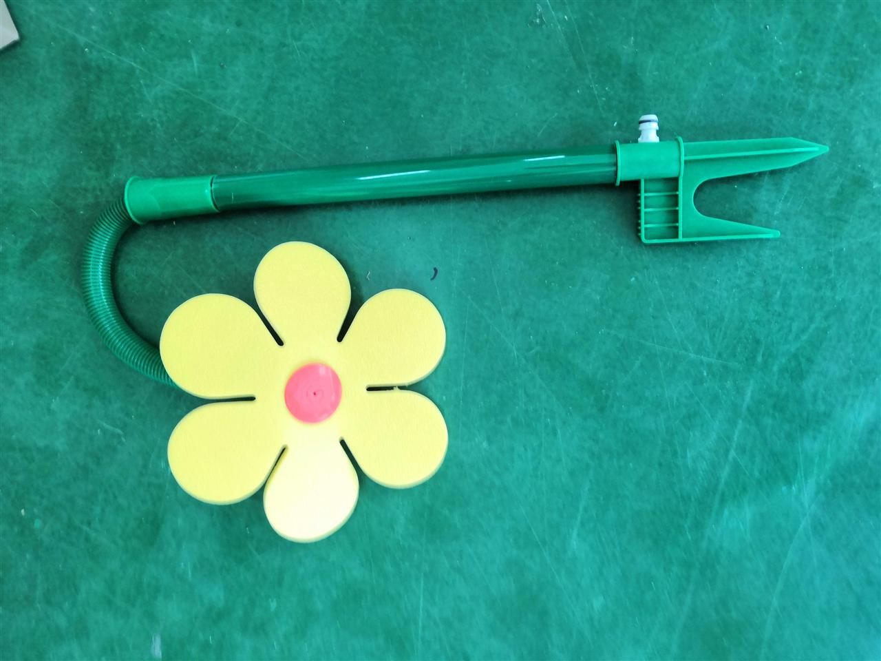 Dancing Daisy Garden Sprinkler – Fun Sprinkler for Lawn and Pets