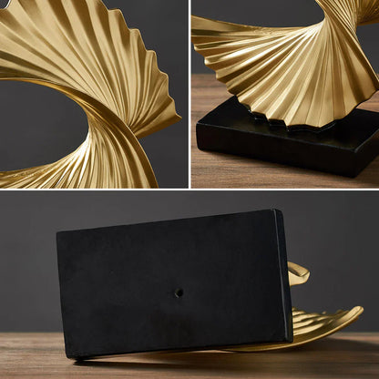 Elegant Crescent Moon Sculpture – Stylish Metal Moon Decorative Figure for Home and Office