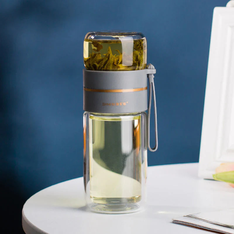Double-Walled Glass Water Bottle with Tea Infuser and Strainer – Perfect for Tea and Infused Drinks on the Go