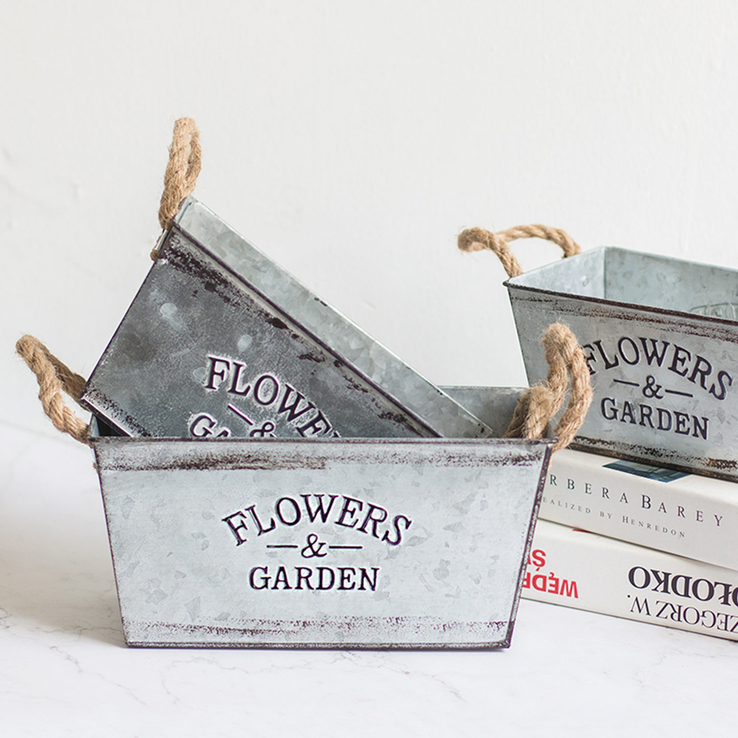Decorative Metal Planter with Hemp Rope Handles – Durable Garden Container for Plants and Flowers