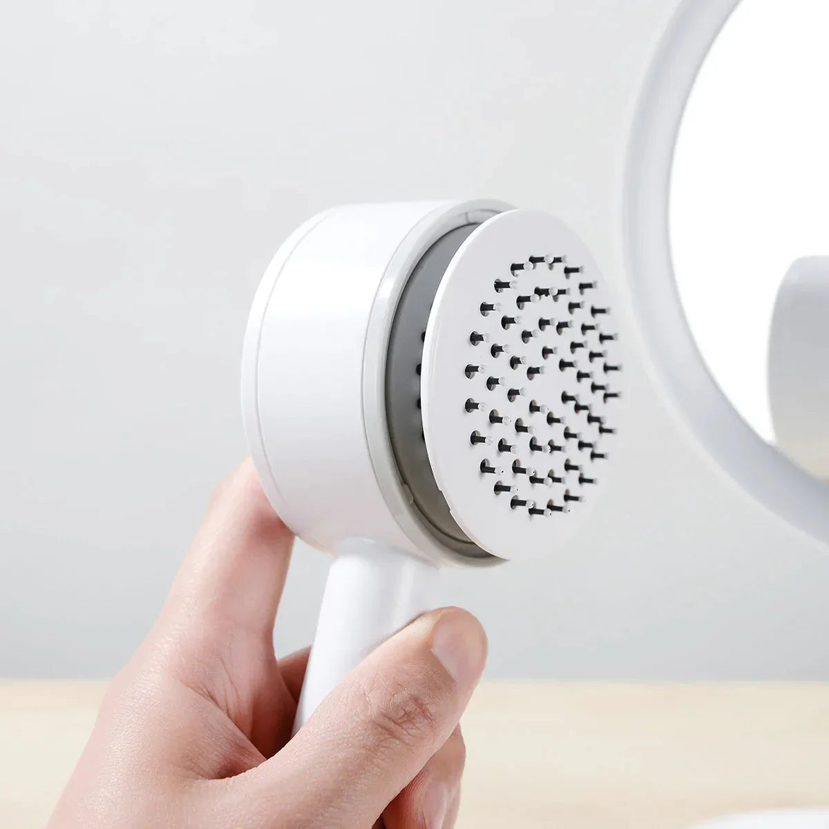 Effortless Hair Combing – Efficient Hair Brush for Gentle Detangling and Healthy-Looking Hair
