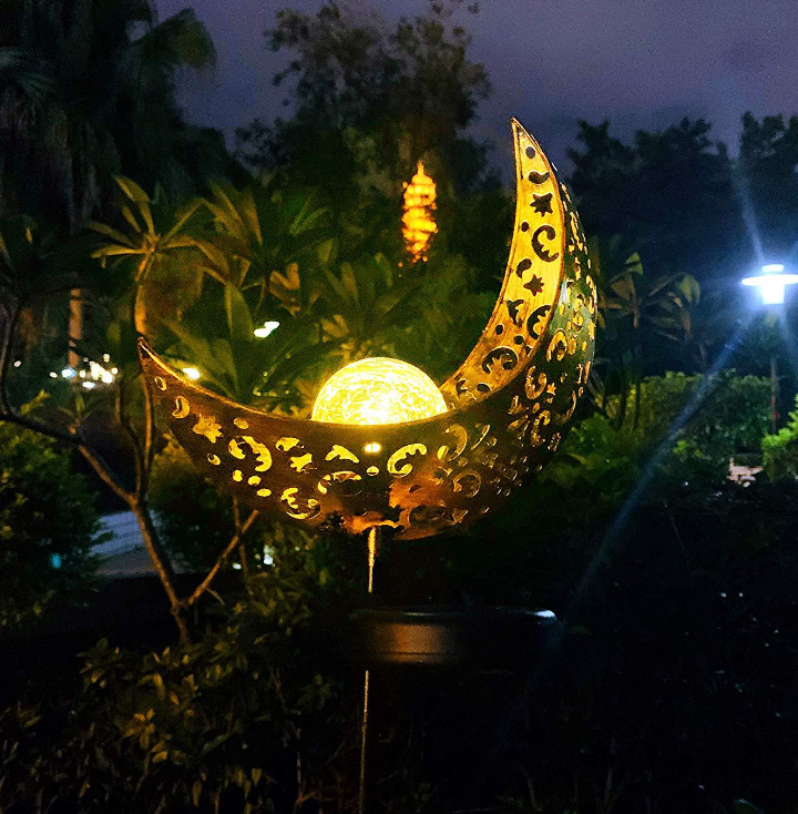 Solar Garden Light Made of Metal – Waterproof LED Lighting in Moon, Flame, Sun, or Star Shape