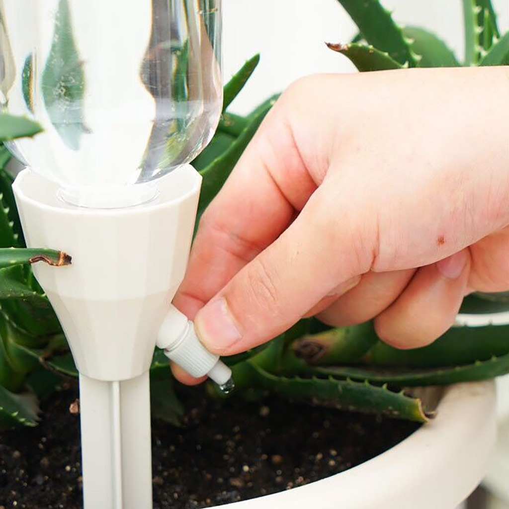 Automatic Plant Waterer with Bottle Connector – Efficient Drip Irrigation System for Plant Care