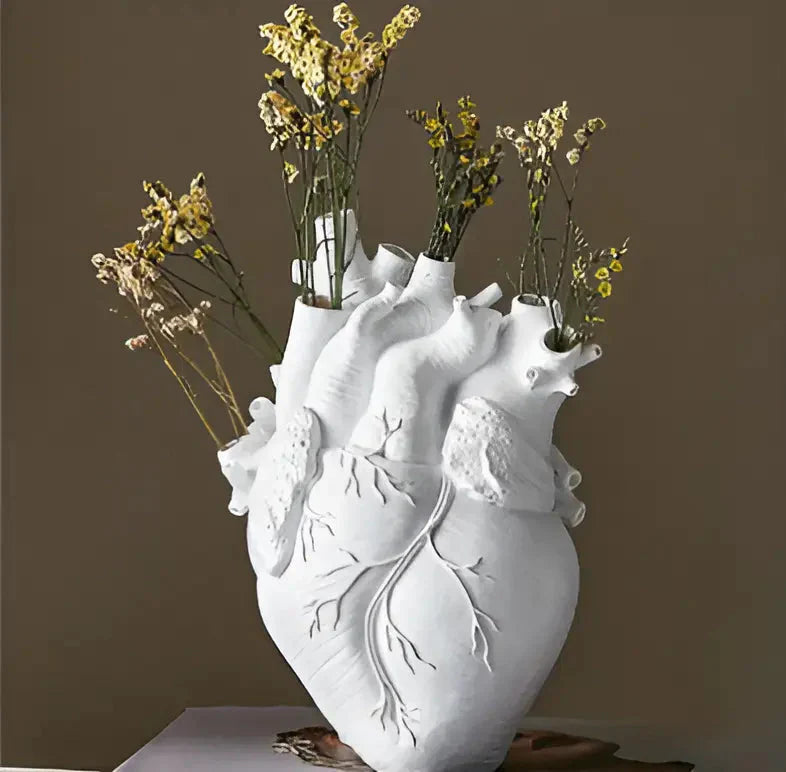 Heart Vase in Greek Style – Elegant Decor for Timeless Aesthetics