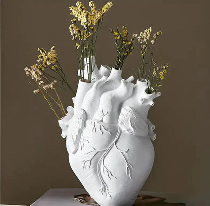 Heart Vase in Greek Style – Elegant Decor for Timeless Aesthetics