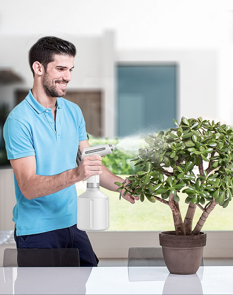 Rechargeable Electric Mist Sprayer for Plant Care – Compact and Efficient