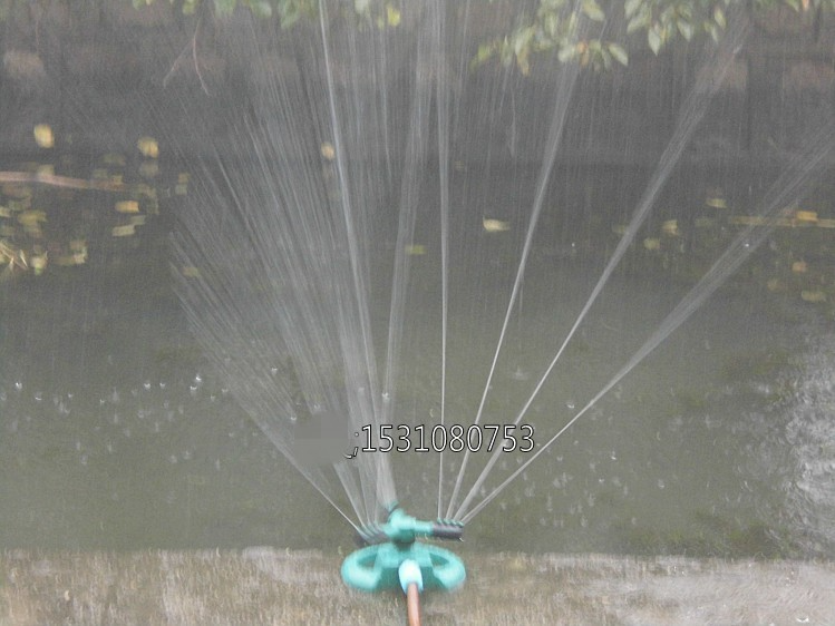 Adjustable Garden Sprinkler – 360° Rotating Spray System for Efficient Lawn Watering