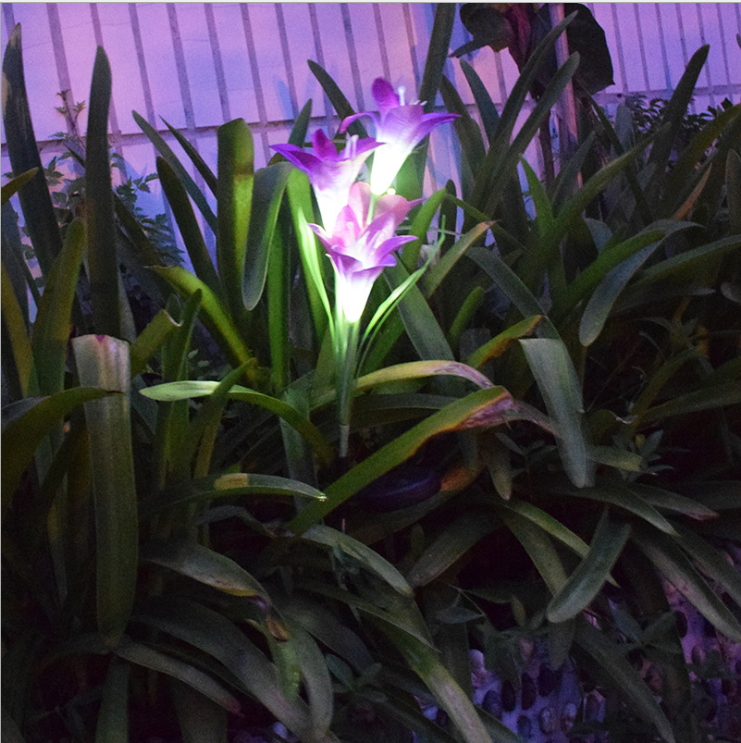 Color-Changing Solar LED Flower Lights – Lily-Shaped Garden Lights with Stake for Outdoor Use