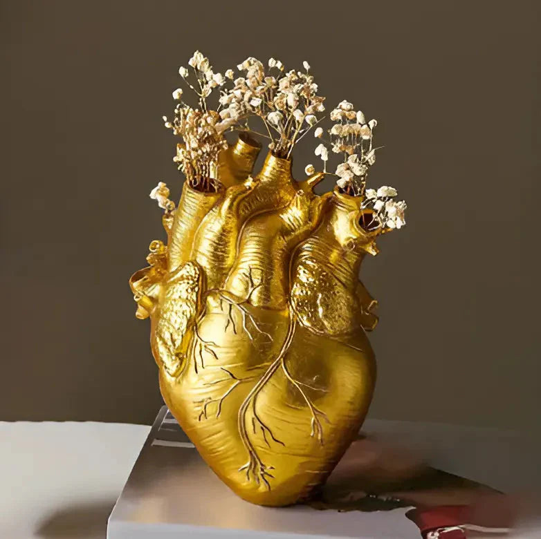 Heart Vase in Greek Style – Elegant Decor for Timeless Aesthetics