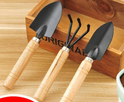 3-piece garden tool set with wooden handles – shovel, rake, and hoe for efficient gardening