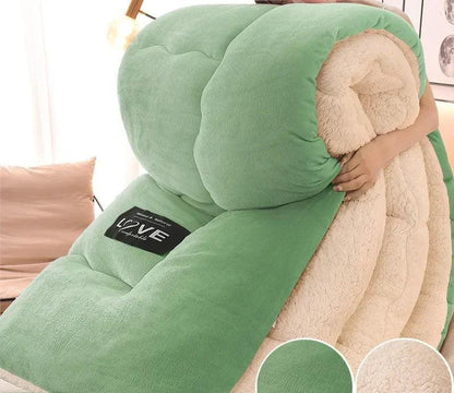 Luxurious winter blanket made of double-layer flannel fleece