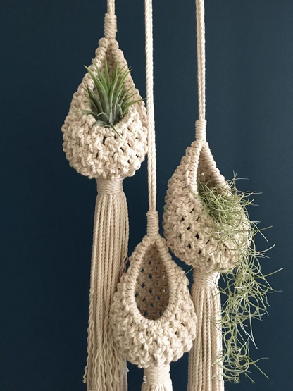 Handcrafted Macramé Plant Hanger in Boho Style – Decorative Hanging Holder for Indoor and Garden Plants