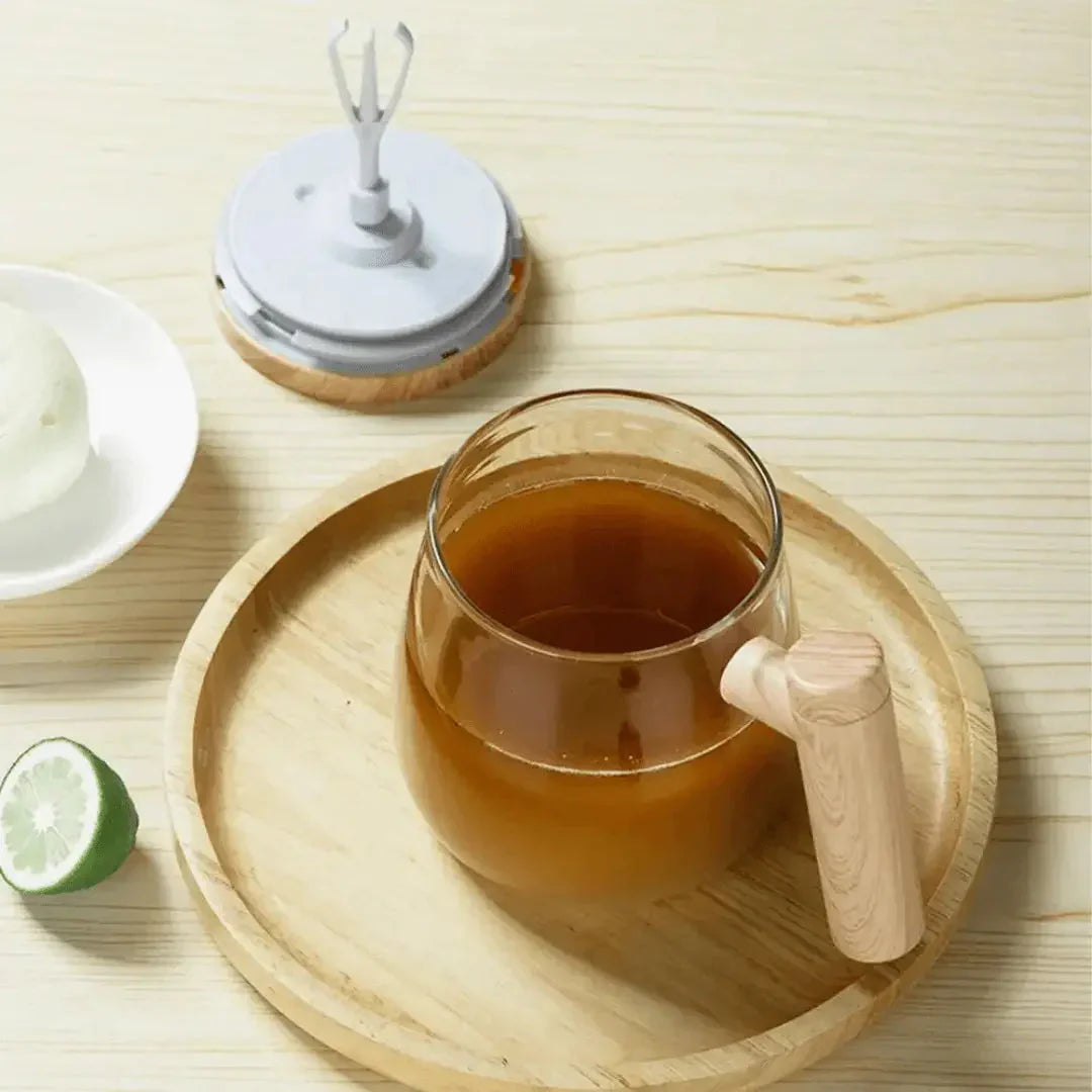 “Self-Stirring Mug in Wood Design – Intelligent Cup”