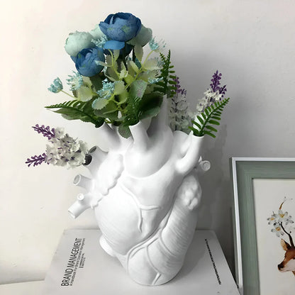 Heart Vase in Greek Style – Elegant Decor for Timeless Aesthetics