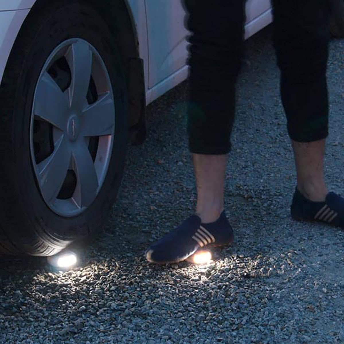Weatherproof Solar LED Stone Light for Garden Paths – Energy-Efficient Outdoor Lighting in Natural Stone Style