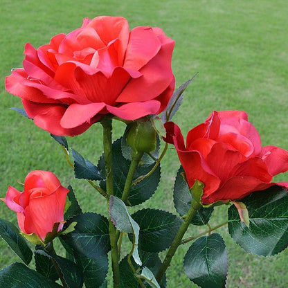 Solar-Powered Rose Lights – Garden Stakes with Solar Panel for Ambient Outdoor Lighting