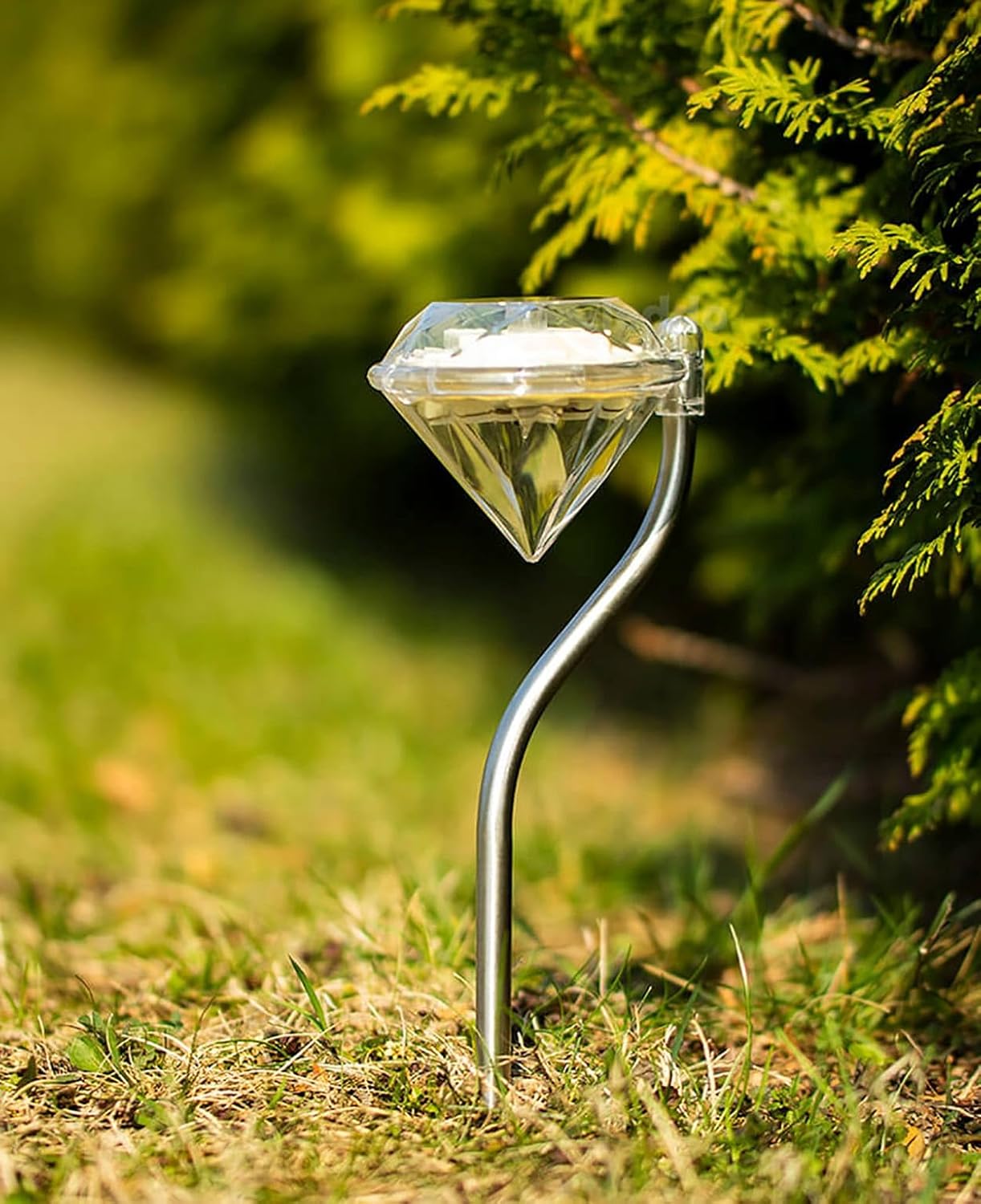 Solar Diamond Garden Light – Color-Changing LED Outdoor Lighting for Terrace and Garden