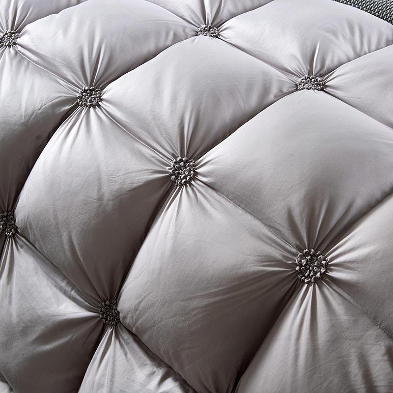 Luxurious Down Comforter – For Ultimate Sleep Comfort and Warmth