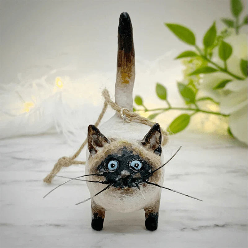 Handcrafted Cat Christmas Ornament – Unique Decorative Piece for a Festive Atmosphere