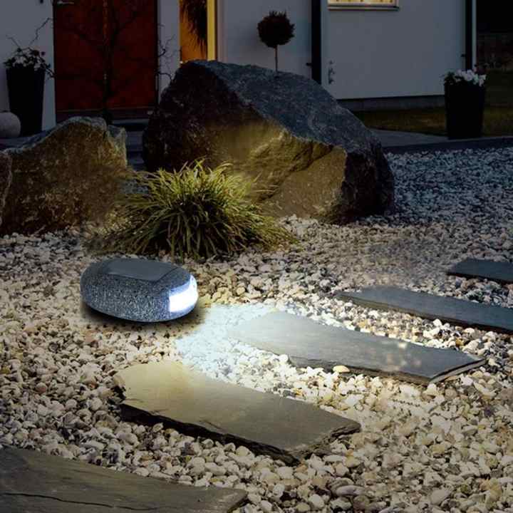 Weatherproof Solar LED Stone Light for Garden Paths – Energy-Efficient Outdoor Lighting in Natural Stone Style