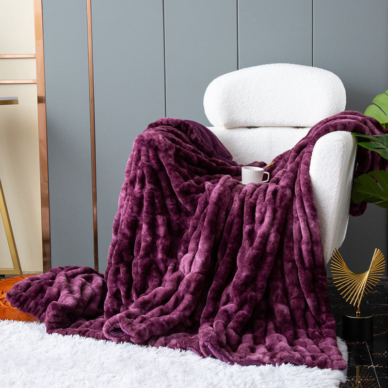 Luxurious Throw Blanket with Soft Faux Fur