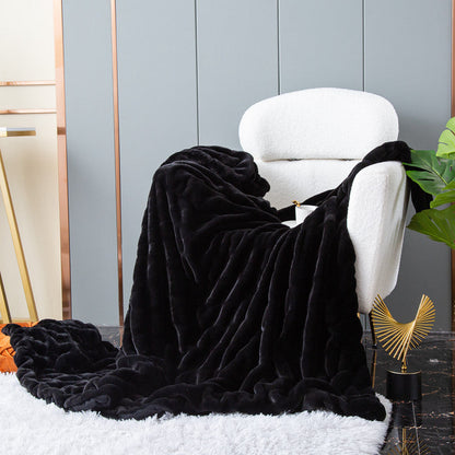 Luxurious Throw Blanket with Soft Faux Fur