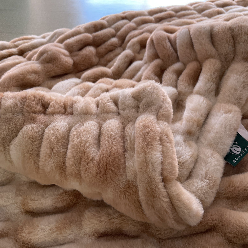 Luxurious Throw Blanket with Soft Faux Fur
