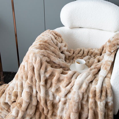 Luxurious Throw Blanket with Soft Faux Fur