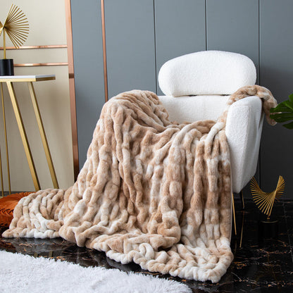 Luxurious Throw Blanket with Soft Faux Fur