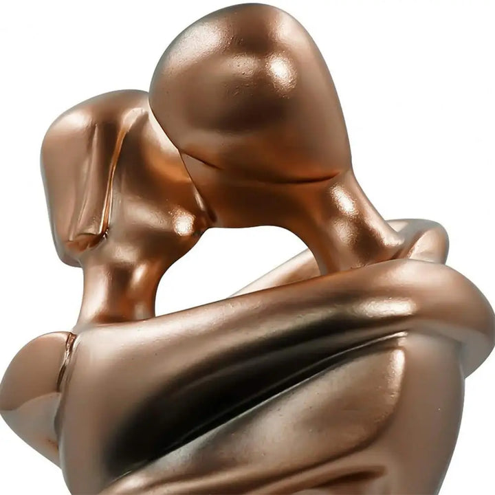 Elegant Couple Sculpture – A Symbol of Eternal Love