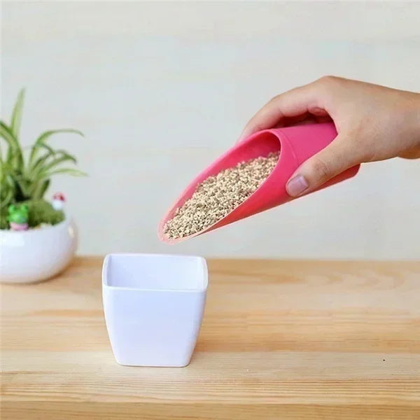 Plastic Planting Trowel – Ergonomic Tool for Transplanting and Fertilizing Plants for Easy Use
