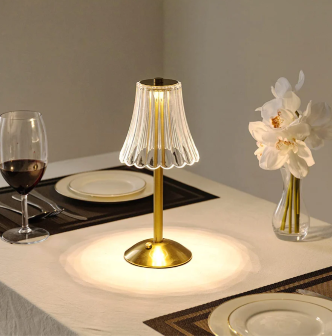 USB LED Desk Lamp in Retro Style – Rechargeable and Practical