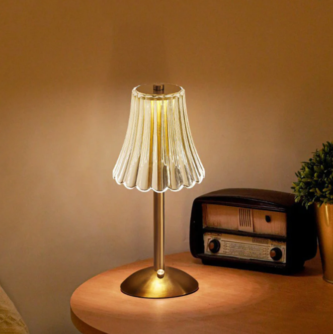 USB LED Desk Lamp in Retro Style – Rechargeable and Practical