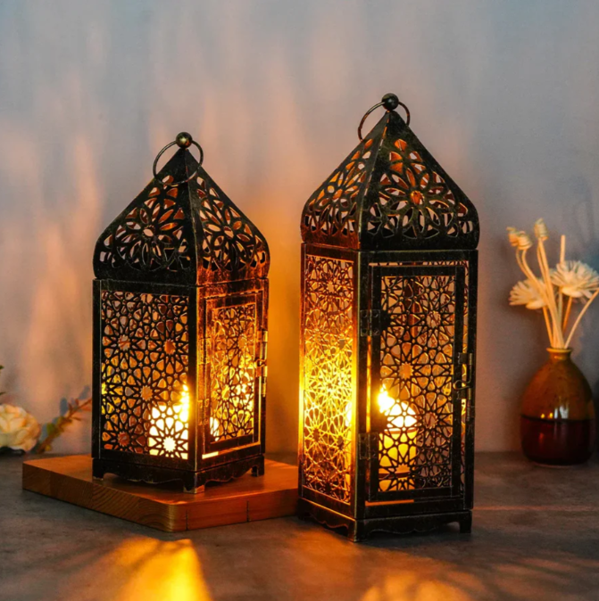 Rustic Vintage-Style Lantern – Bronze Lantern for a Cozy Atmosphere