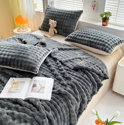 Fluffy Fleece Blanket with Bubble Pattern