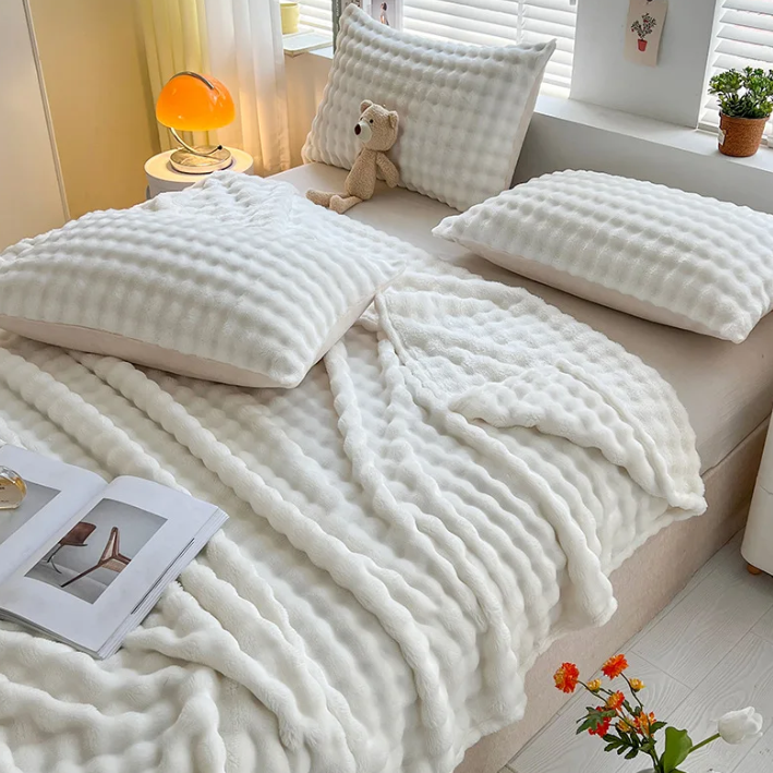 Fluffy Fleece Blanket with Bubble Pattern