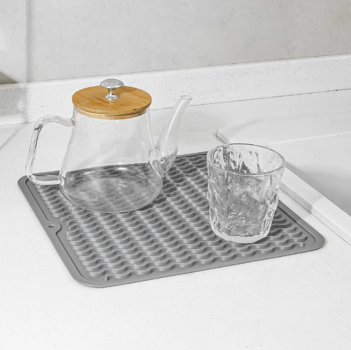 Heat-Resistant Silicone Drip Mat for the Kitchen