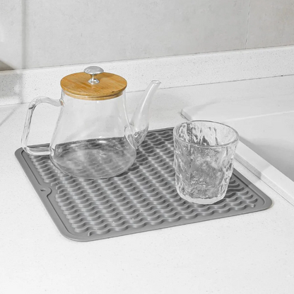 Heat-Resistant Silicone Drip Mat for the Kitchen