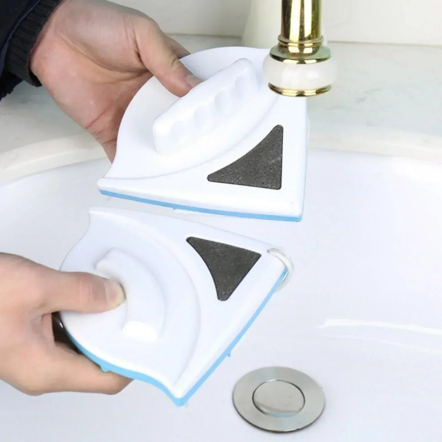Efficient Magnetic Window Cleaner for Double-Sided Cleaning
