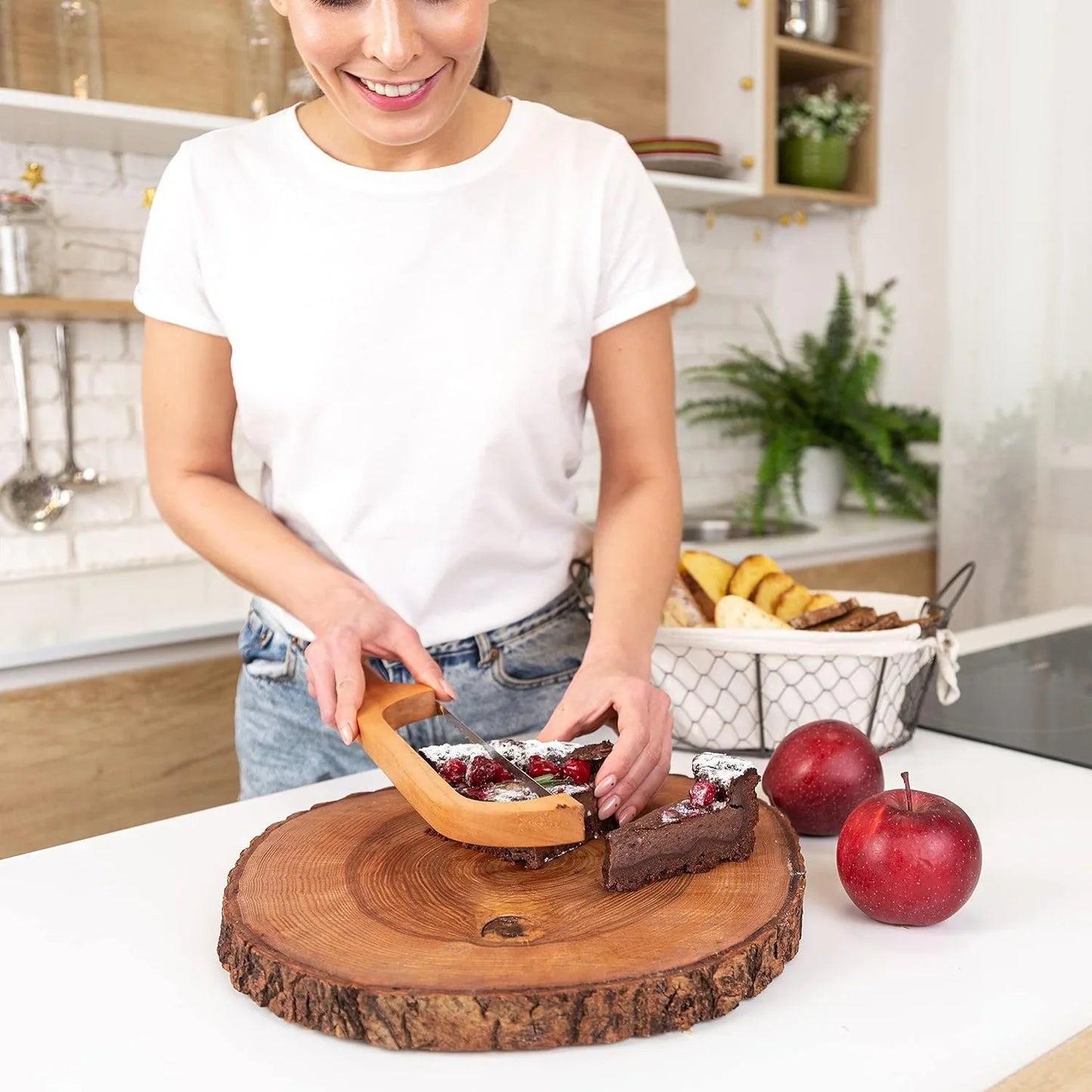 Wooden Bread Knife with Non-Slip Cutting Guide for Safe Slicing