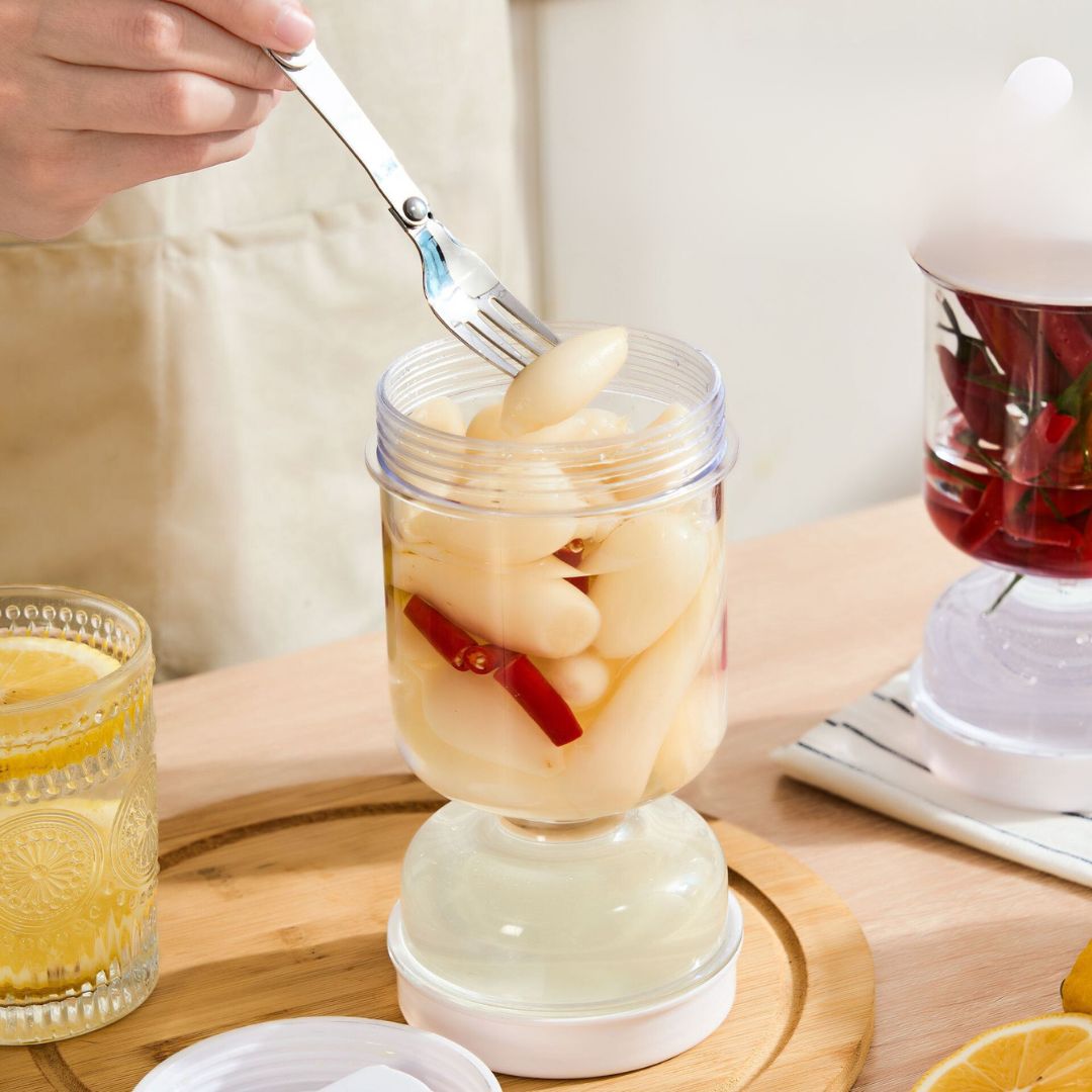 Fresh-Keeping Glass Container with Strainer and Water Circulation