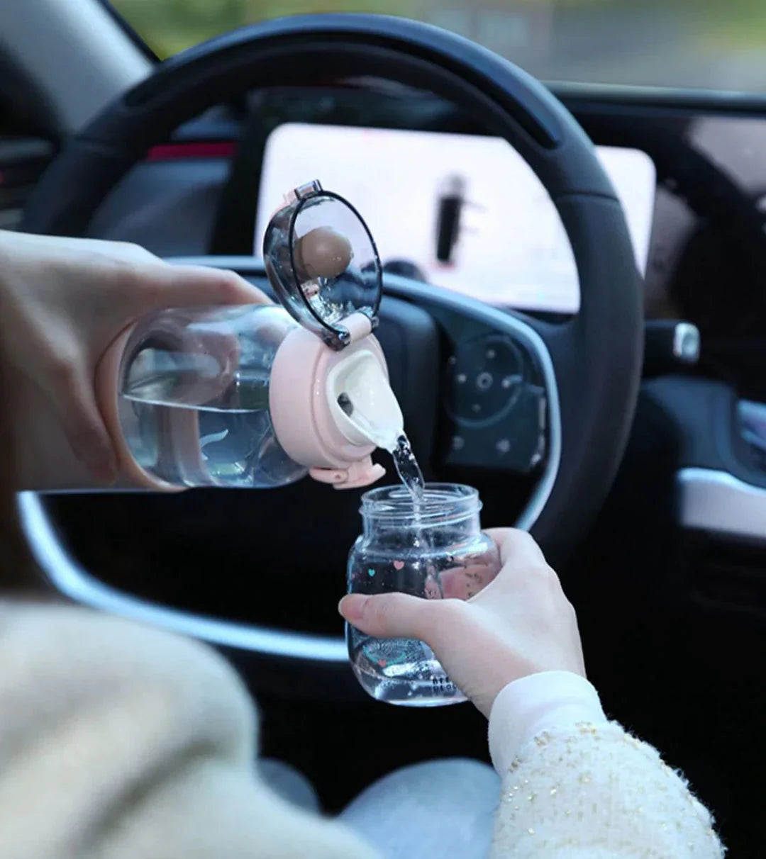 Portable Bottle Warmer with Temperature Display – Compact, Rechargeable Solution for On-the-Go Use