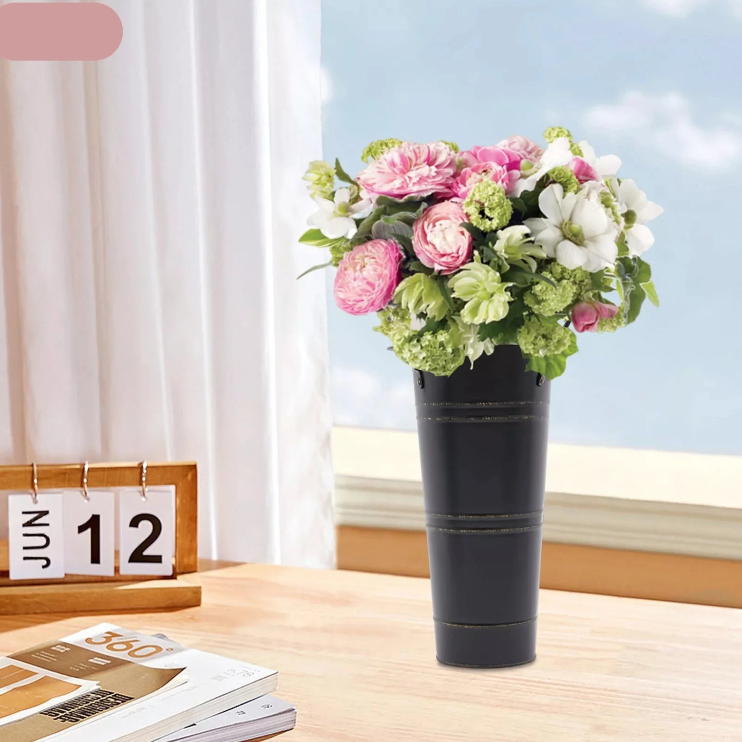 Retro Metal Flower Bucket with Handles – Decorative Flower Pot for Home and Garden