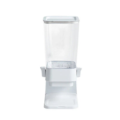 Vertical Food Dispenser for Dry Foods and Snacks