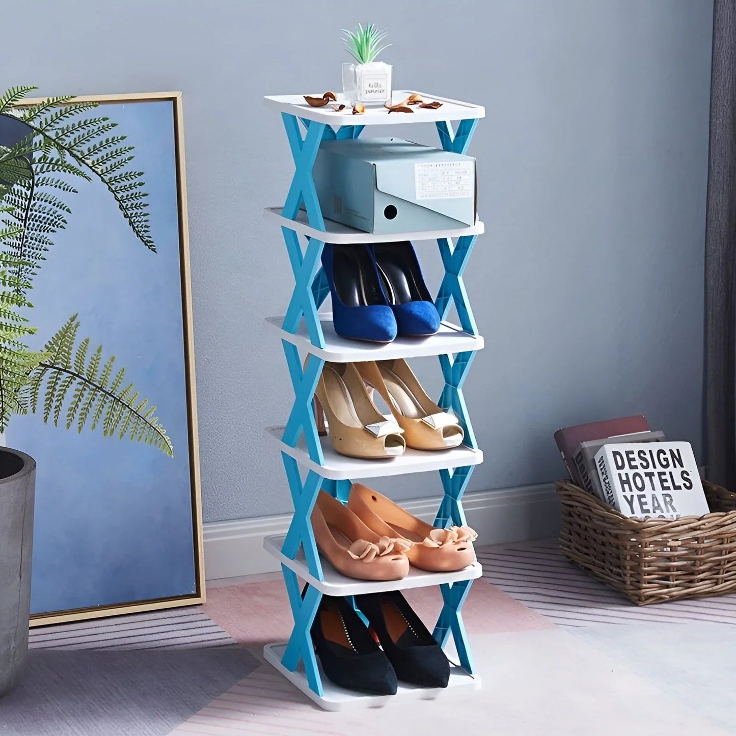 Foldable shoe rack for efficient use of space