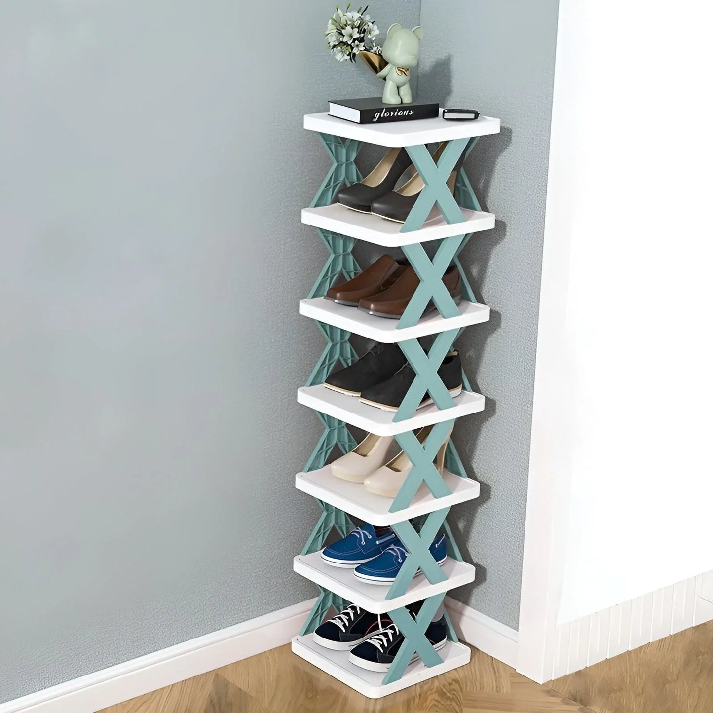Foldable shoe rack for efficient use of space